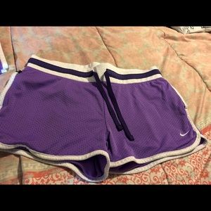 Women’s NIKE gym shorts GUC